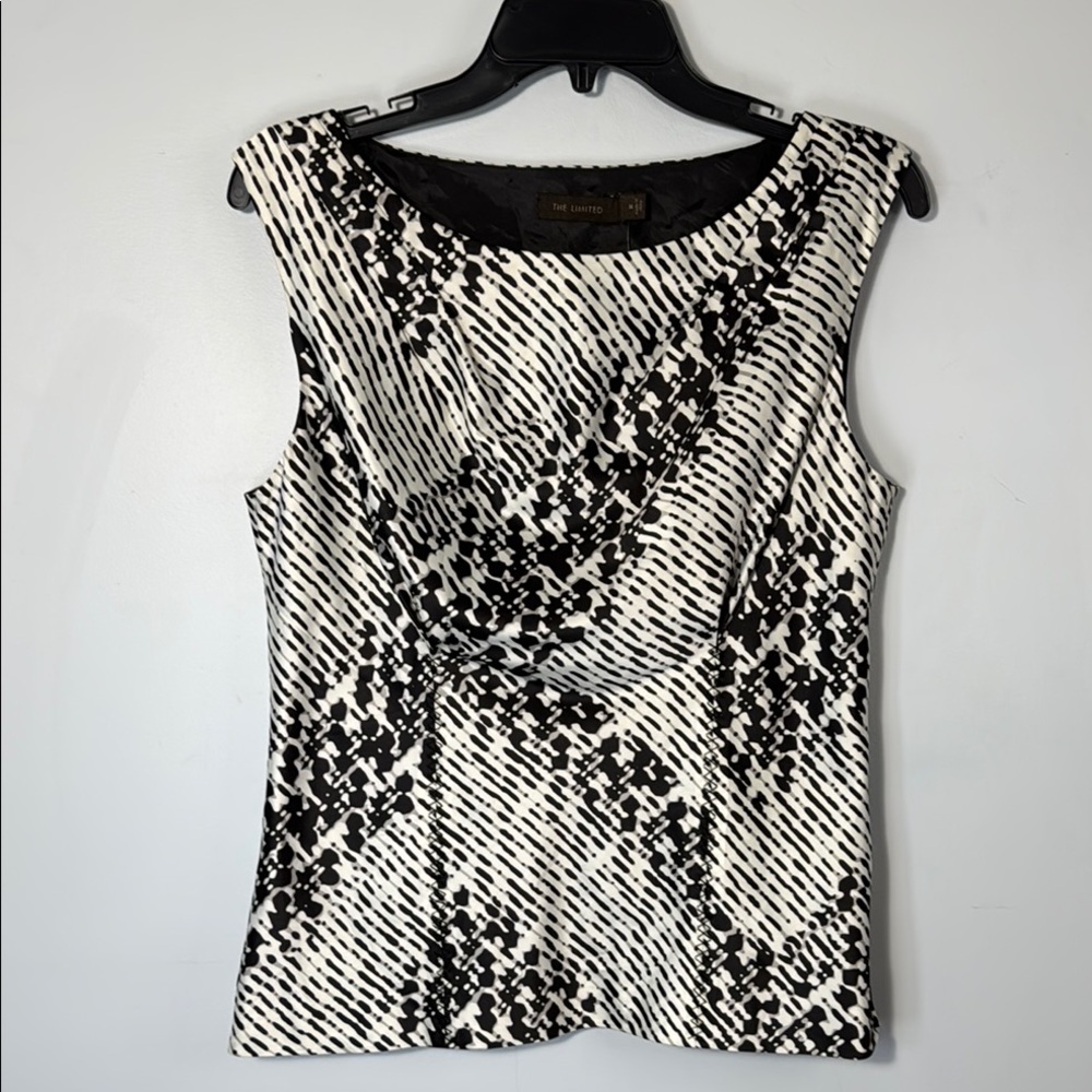 The Limited Top Black and White Fitted Sleeveless Tank in Size M NWT